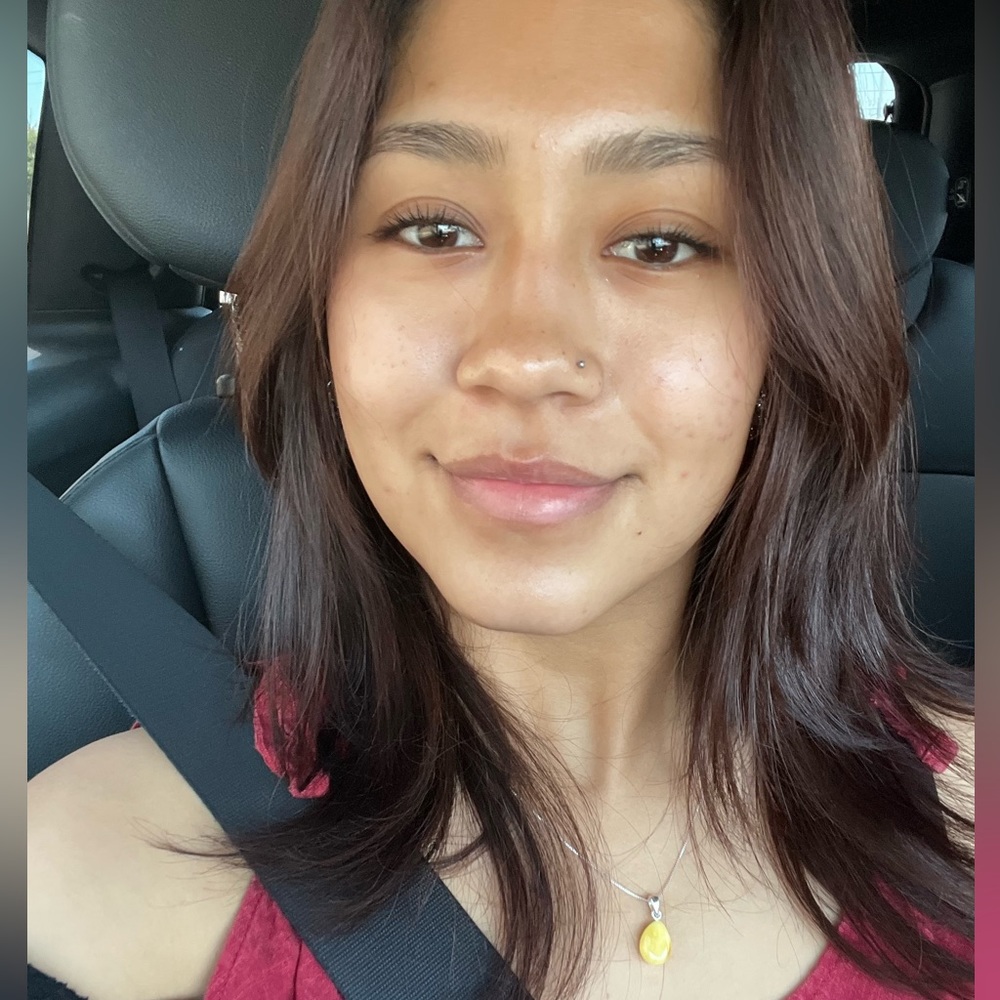 Meet your Posher, Alejandra